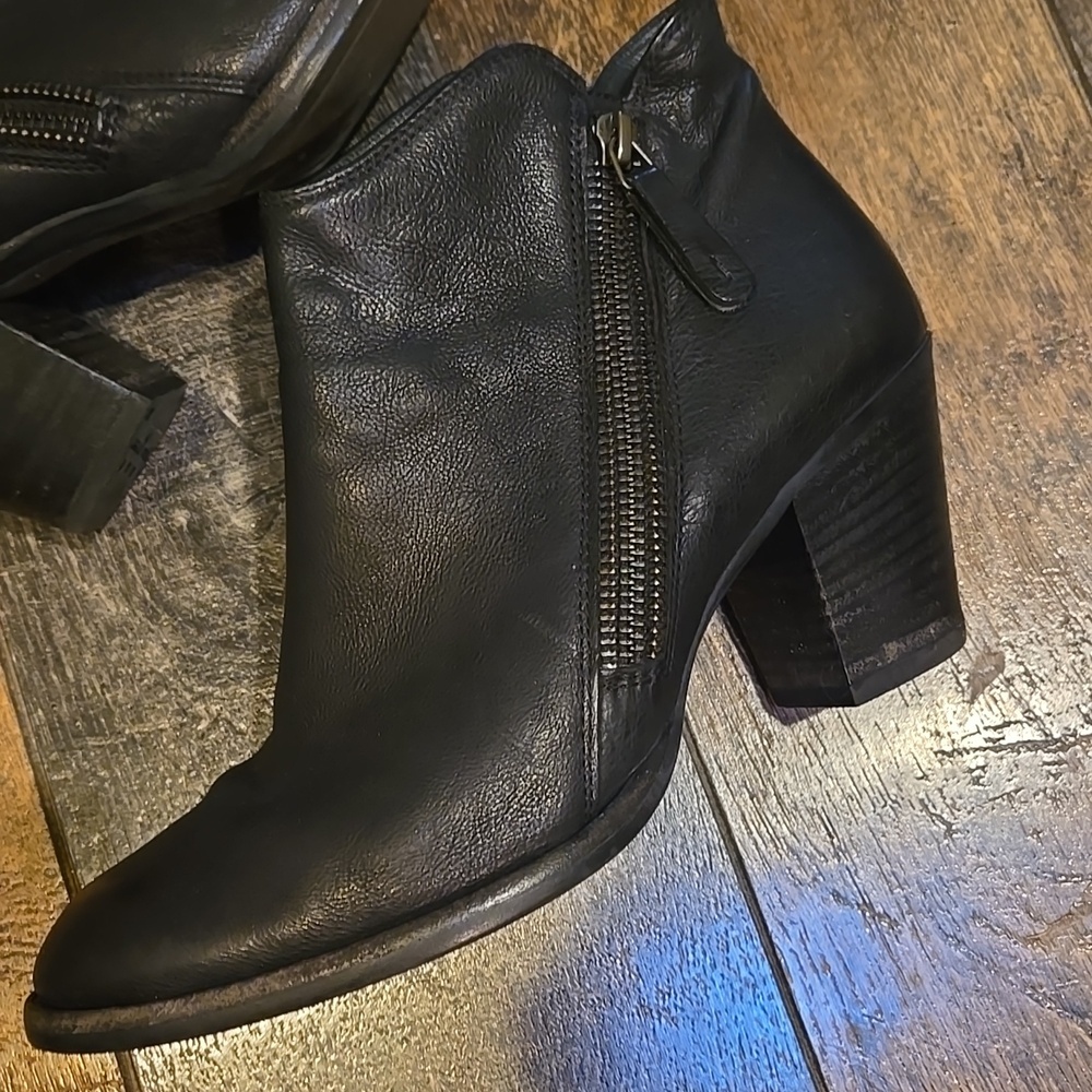 Paul Green Aubrey Black Leather Ankle Booties - Picture 2 of 13